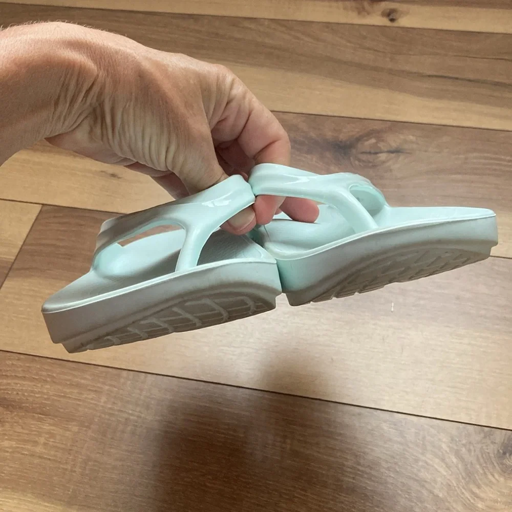 OOFOS Thong Slide Sandals - Picture 3 of 11